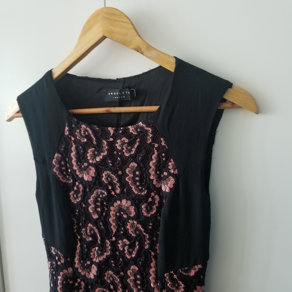 Lace Dress - Picture 2 of 5